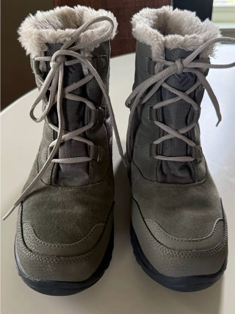 Women's Columbia Green Fur-Trim Lace-Up Snow Boots